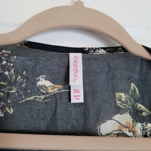 Long sleeve, open front top - Picture 3 of 3